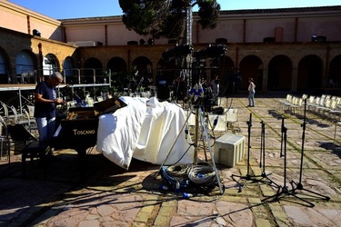 BACKSTAGE fotografie di Giulio Azzarello ©2020.