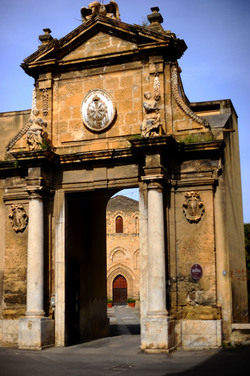 PIAZZA MAGIONE a Palermo. Fotografie di Giulio Azzarello &copy;2016.