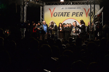 I COMIZI di BEPPE GRILLO in Sicilia a Palermo alcuni momenti. Fotografie di Giulio Azzarello &copy;2014.