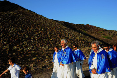 PROCESSIONE RELIGIOSA DEL MARE a Linosa. Fotografie di Giulio Azzarello ©2014. PROCESSIONE RELIGIOSA DEL MARE a Linosa. Fotografie di Giulio Azzarello ©2014.