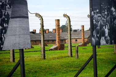 AUSCHIWITZ BIRKENAU il luogo della storia il campo. Fotografie di Giulio Azzarello &copy;2016.