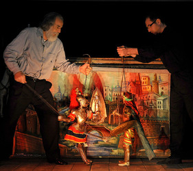 OPERA DEI PUPI di Mimmo Cuticchio in uno spettacolo natalizio a Palermo. Fotografie di Giulio Azzarello ©2014. OPERA DEI PUPI di Mimmo Cuticchio in uno spettacolo natalizio a Palermo. Fotografie di Giulio Azzarello ©2014.