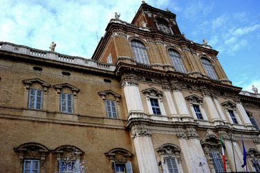 MODENA centro storico. Fotografie di Giulio Azzarello ©2016. MODENA centro storico. Fotografie di Giulio Azzarello ©2016.