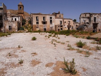 I RUDERI DI POGGIOREALE a Gibellina in Sicilia. Fotografie di Giulio Azzarello ©2014. I RUDERI DI POGGIOREALE a Gibellina in Sicilia. Fotografie di Giulio Azzarello ©2014.