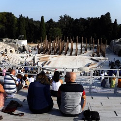 LE TROIANE teatro greco di Siracusa. Fotografie di Giulio Azzarello ©2019. LE TROIANE teatro greco di Siracusa. Fotografie di Giulio Azzarello ©2019.