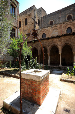 CHIESA E CHIOSTRO DELLA MAGIONE a Palermo panoramiche e particolari. Fotografie di Giulio Azzarello ©2014. CHIESA E CHIOSTRO DELLA MAGIONE a Palermo panoramiche e particolari. Fotografie di Giulio Azzarello ©2014.