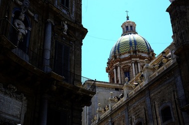 CENTRO STORICO di PALERMO fotografie di Giulio Azzarello &copy;2019.