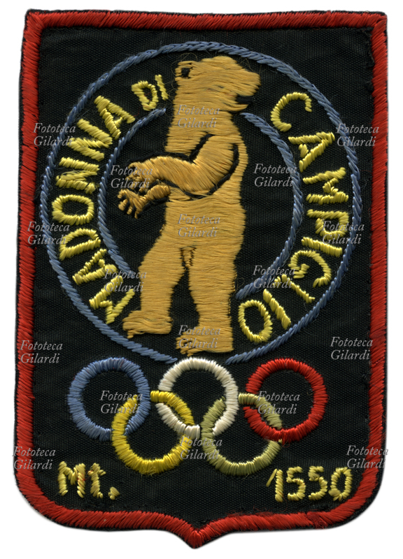 MADONNA DI CAMPIGLIO (TN), località turistica a 1550 metri sul livello del mare, che offre agli appassionati circa 160 km di piste da sci. Patch con l\