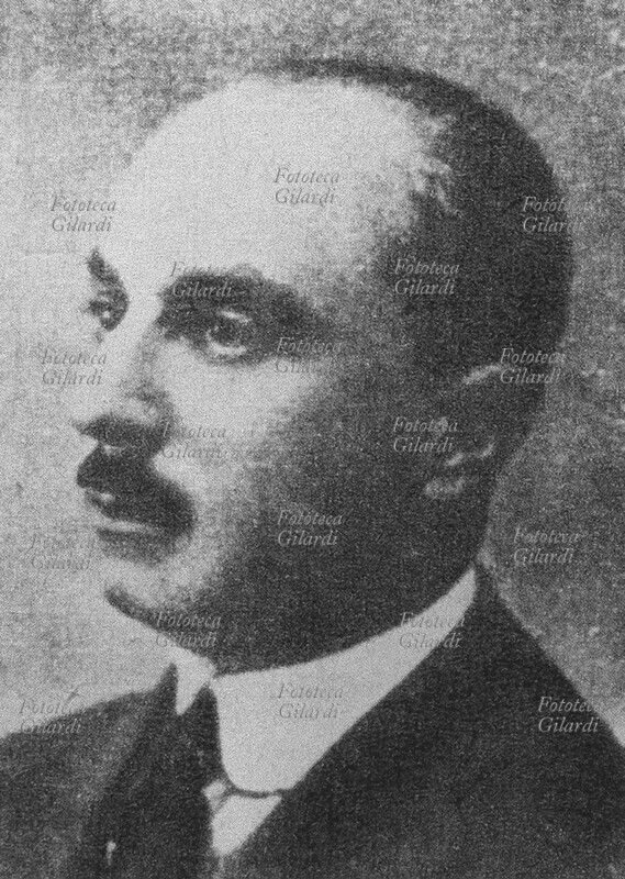 Cesare ROSSI (21 settembre 1887 – 9 agosto 1967) ritratto di tre quarti, al tempo del rapimento di Giacomo Matteotti. Ritratto di pessima qualità ma molto raro. Italia, 1924.