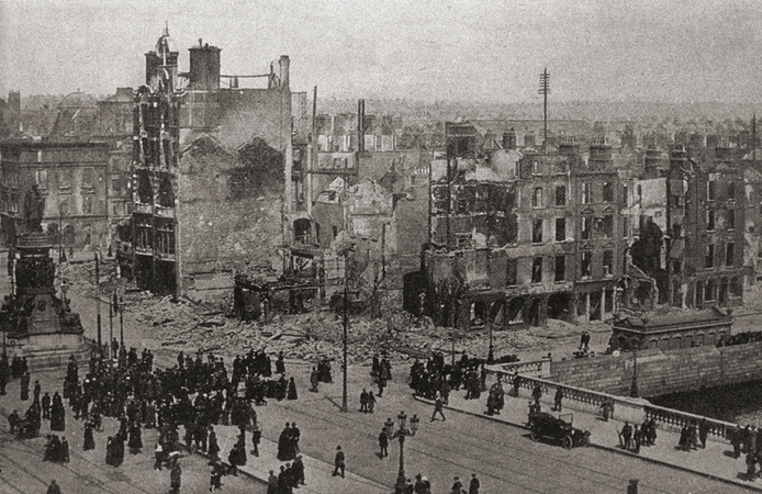 VEDUTA DI DUBLINO DEVASTATA DAI MOTI DI APRILE