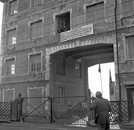 FABBRICA OTO OCCUPATA FABBRICA OTO OCCUPATA