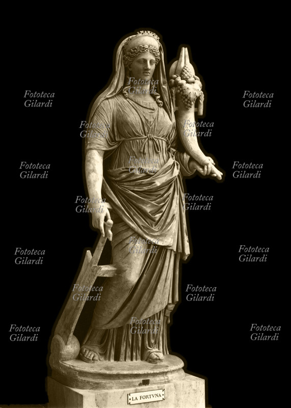 FORTUNA con la cornucopia, statua di epoca romana, fu ritrovata nel porto di Ostia. Fotografia circa 1900.