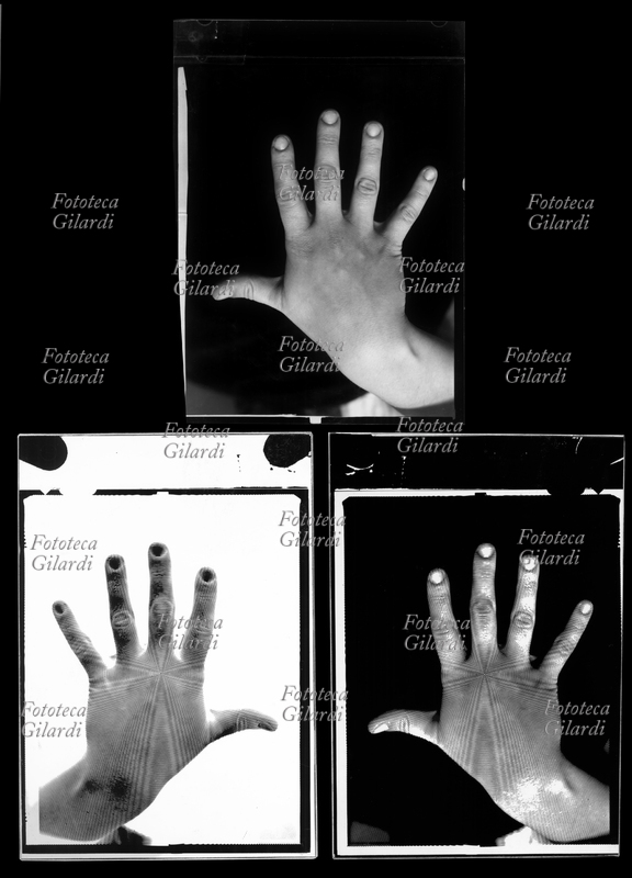 MANO SIMBOLICA tavola che esemplifica la selezione dei toni da pellicola line (in alto, che riproduce tutti i colori naturali in toni di grigio) su pellicola lith o fotolitografica, che attraverso l\