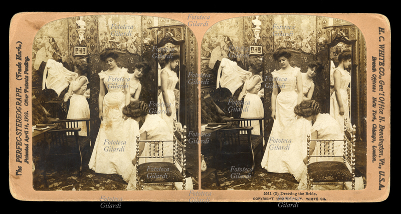 MATRIMONO La vestizione della Sposa, Serie completa: vestizione 13444, cerimonia 13443, ingresso in chiesa 13445, pranzo 48074. Fotografia stereoscopica 1900 circa.