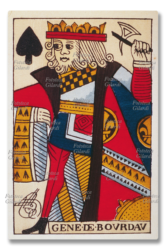 CARTE DA GIOCO re di picche da un mazzo stampato a Bordeaux, nella Guyenne. In basso a sinistra porta le cifre di Nicolas de la Garde, il committente-proprietario del mazzo. Xilografia colorata a mano, Francia 1716/1719.