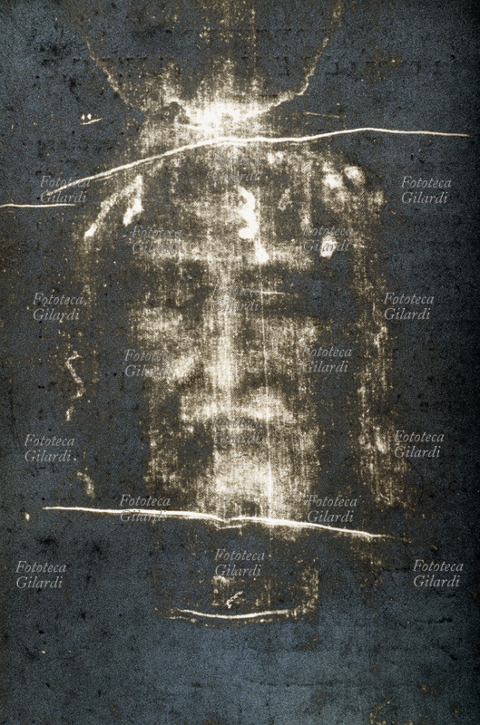 SINDONE Il volto della Santa Sindone, conservata a Torino nella Cattedrale dal 1578, ripresa con negativo fotografico. L\