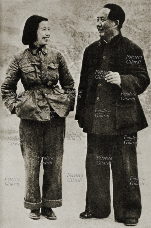 CINA Mao Tse Tung con la terza moglie Kiang Tsing, in una fotografia dell\