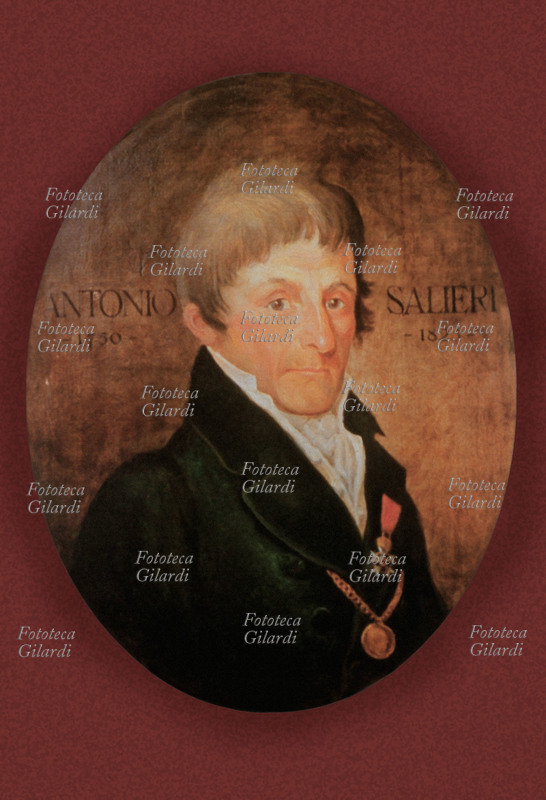 Antonio SALIERI (18 agosto 1750 – 7 maggio 1825), compositore, musicista e insegnante italiano del classicismo. Maestro di cappella alla corte di Vienna, co-fondatore del conservatorio della città e insegnante, ebbe tra i suoi allievi Beethoven, Schubert e Liszt. Ritratto commemorativo in ovale, XIX secolo.