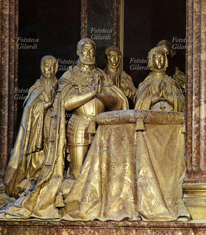 CARLO V (1500-1558) Monumento funerario di Carlo V imperatore e della sua famiglia (Carlo I come re di Spagna e Carlo IV come re di Napoli). Il monumento è molto citato nell\