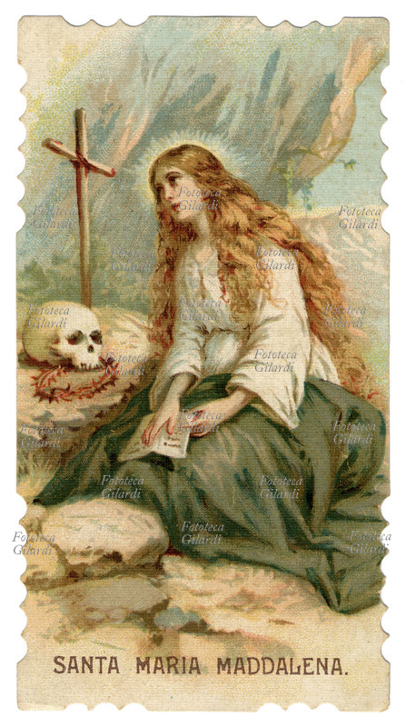 SANTA MARIA MADDALENA La Santa è raffigurata in penitenza in preghiera davanti alla croce. Cromolitografia Milano 1900 circa