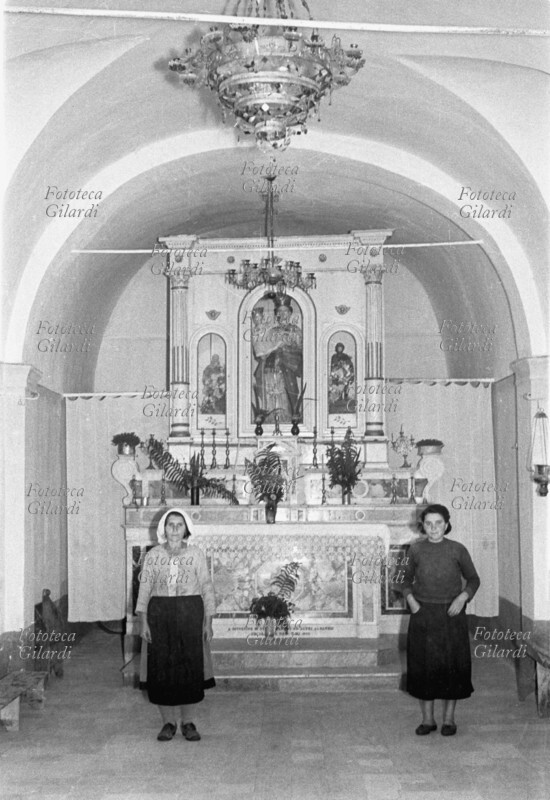 ALBANO DI LUCANIA Donne ritratte all\