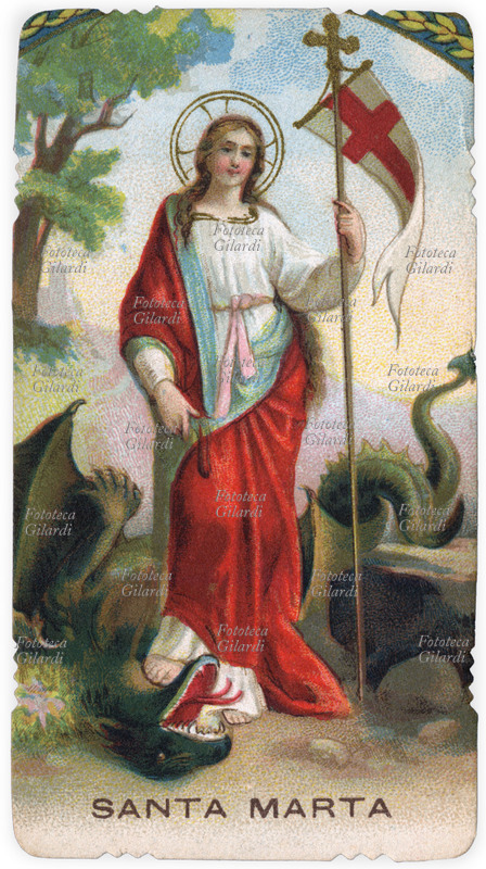 SANTA MARTA (48-68) Albergatrice di Cristo, protettrice validissima contro morbi epidemici. La Santa è raffigurata mentre schiaccia la testa della Tarasque, un drago anfibio, con in mano uno stendardo crociato. (sorella di Lazzaro) Festa: 29 luglio. Immaginetta cromolitografica, 1898