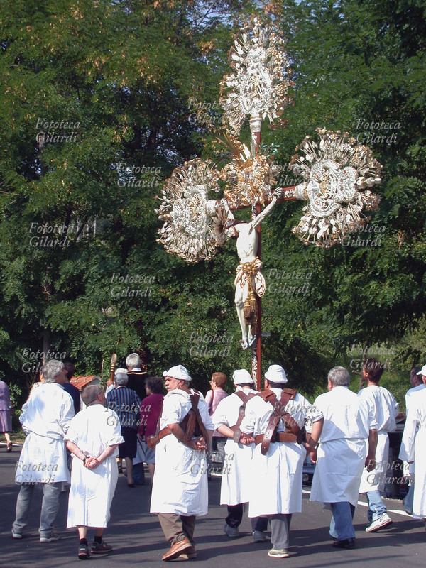PROCESSIONE di San Rocco con i \