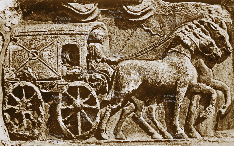 ANTICA ROMA Carruca dormitoria, carro da viaggio romano. Vettura a quattro ruote trainata da due cavalli e con copertura, usata dai nobili per effettuare lunghi viaggi: l\