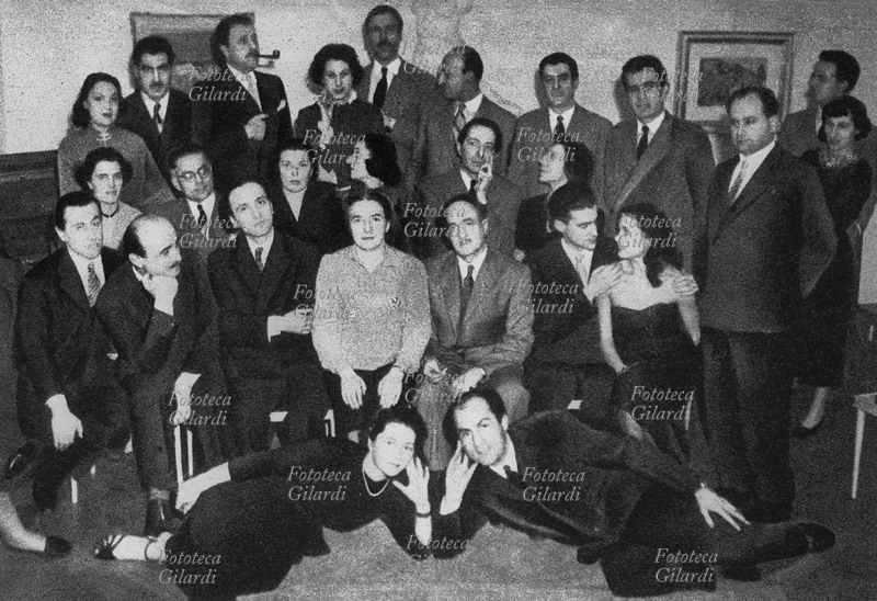 LETTERATURA nasce la gran moda dei premi letterari: riunione del \