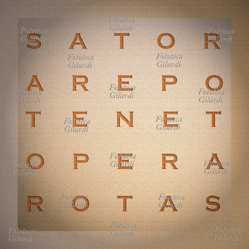 SATOR, quadrato magico composto dalle cinque parole latine: SATOR, AREPO, TENET, OPERA, ROTAS, che, considerate di seguito, danno luogo ad un palindromo (frase che rimane identica se letta da sinistra a destra o viceversa) Elaborazione grafica, Elena Piccini 2006