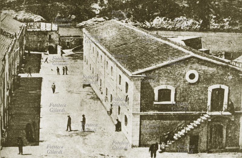 ANTIFASCISMO Isole Tremiti, edificio del confino di Polizia per antifascisti. Italia 1930.