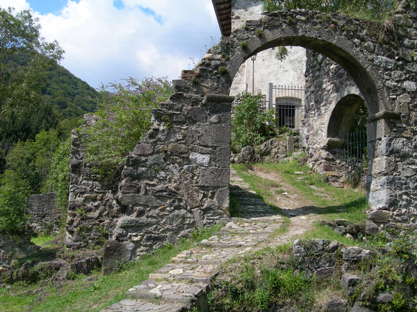 RUDERI DELLA CASA DEL TASSO RUDERI DELLA CASA DEL TASSO