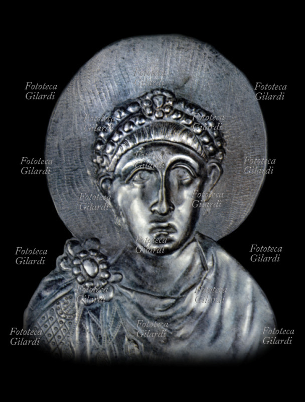TEODOSIO I (Flavio Teodosio, 347-395) dettaglio dal Missorium in argento, Fu l\