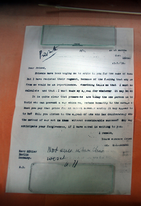 LETTERA INVIATA DA GANDHI A HITLER 1936