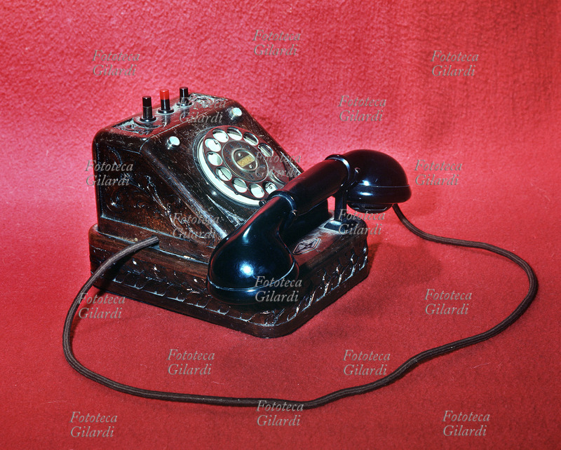 TELEFONO - Il telefono di Benito Mussolini a Palazzo Venezia. Italia, anni 1920 - 1939