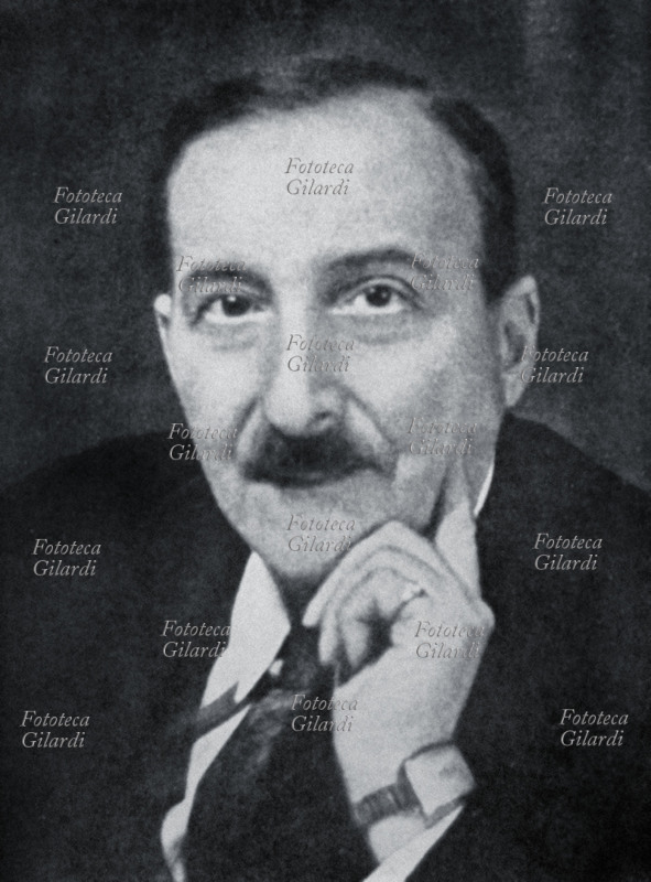 Stefan ZWEIG (1881-1942), scrittore austriaco. Si batté per la pace durante la pima guerra mondiale e si suicidò dopo la vittoria del nazismo in Europa. Scrisse racconti e numerose biografie romanzate. Primo piano fotografico. Austria, 1933