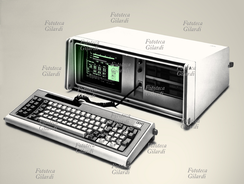 IBM 5100 Portable Computer è stato il primo personal computer commercializzato dall\