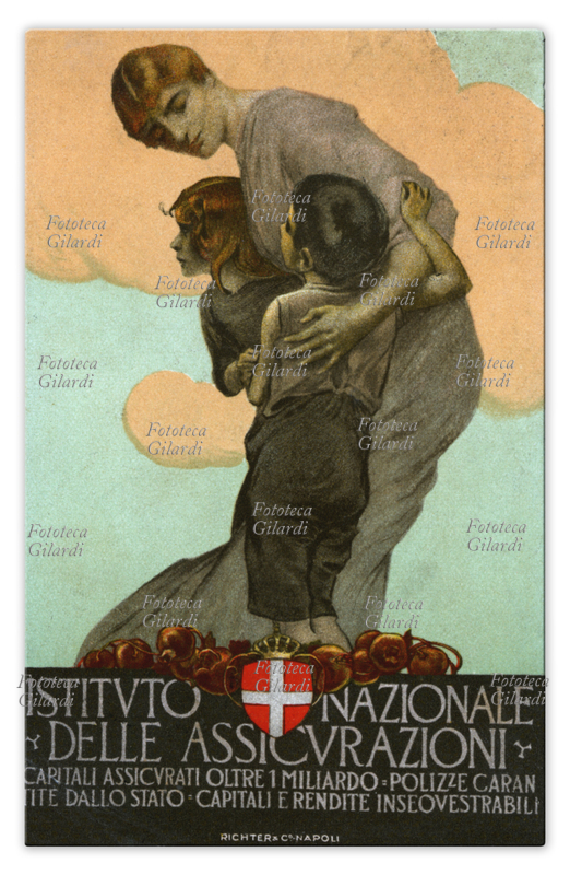 ASSICURAZIONI madre protettiva e due bambini in una cartolina promozionale dell\