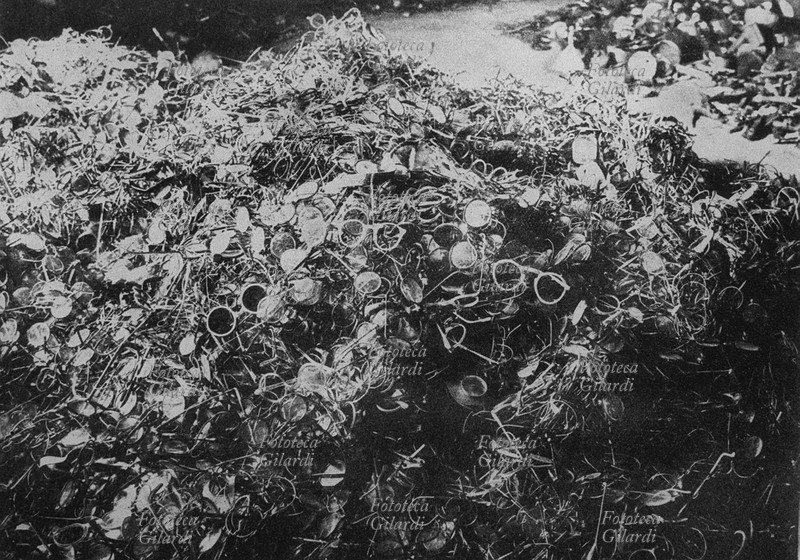 II G.M. NAZISMO Auschwitz, la montagna degli occhiali appartenuti ai gassati prima dell\