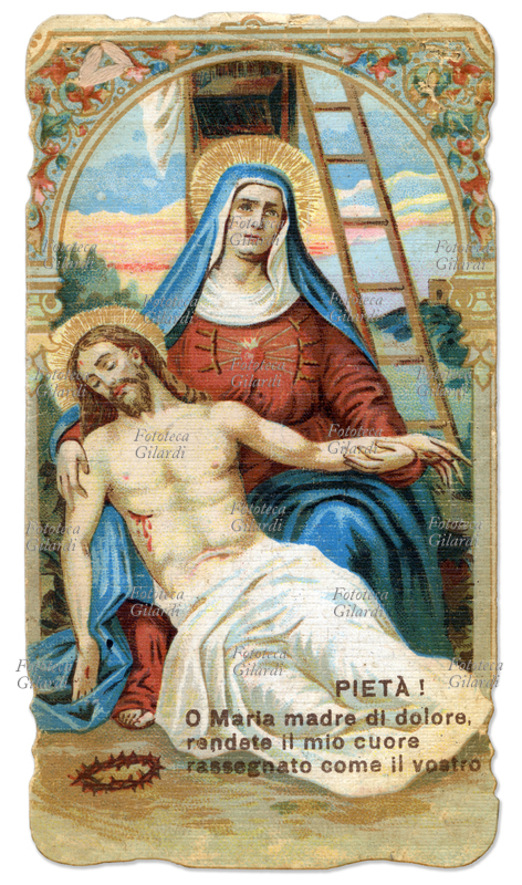 SANTINO raffigurante la Pietà, ai piedi della Croce, la Madonna tiene il Cristo morto in grembo. \