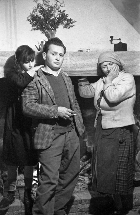 GIOVANE CANTORE IN FAMIGLIA GIOVANE CANTORE IN FAMIGLIA