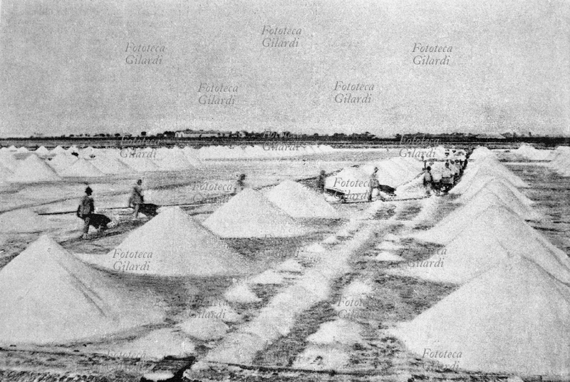 STORIA DEL MOVIMENTO OPERAIO Le saline della Fangouse. In queste saline lavoravano molti emigrati italiani e qui, nell\