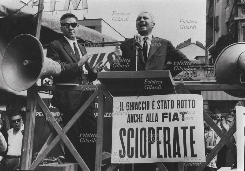 SCIOPERO Torino: sciopero alla FIAT, comizio di dirigenti sindacali, con gli occhiali Trentin. \