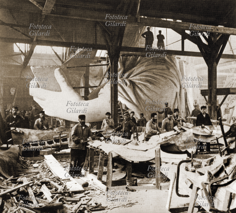 MISS LIBERTY Interno dell\