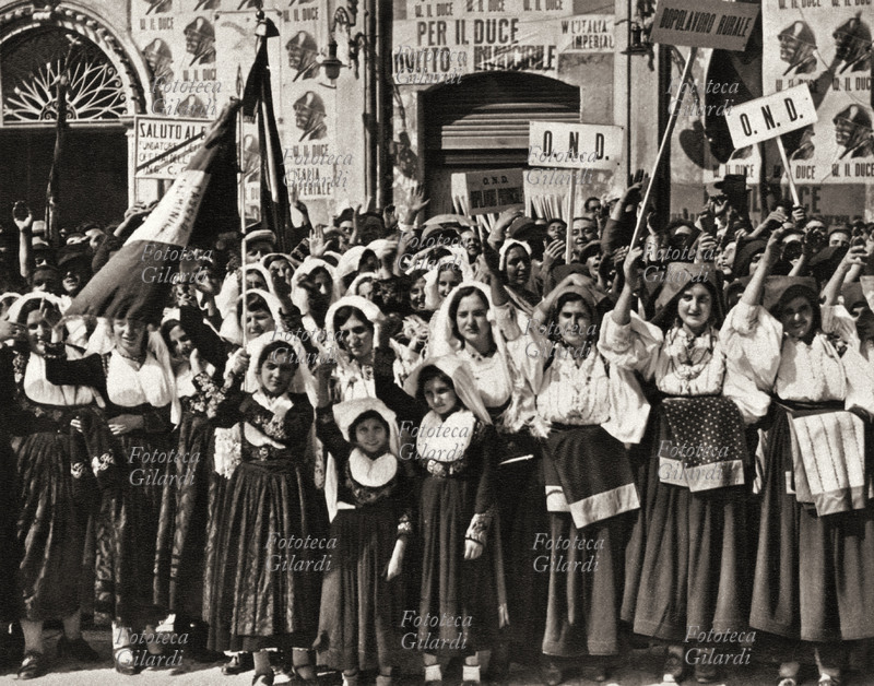 DONNA Lavoratrici agricole all\