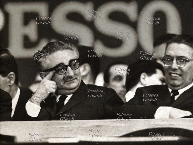 Giovanni LEONE (1908- 2001) presidente della Repubblica dal 1971 al 1978, qui partecipa ad un congresso della Democrazia Cristiana, 1975 circa.