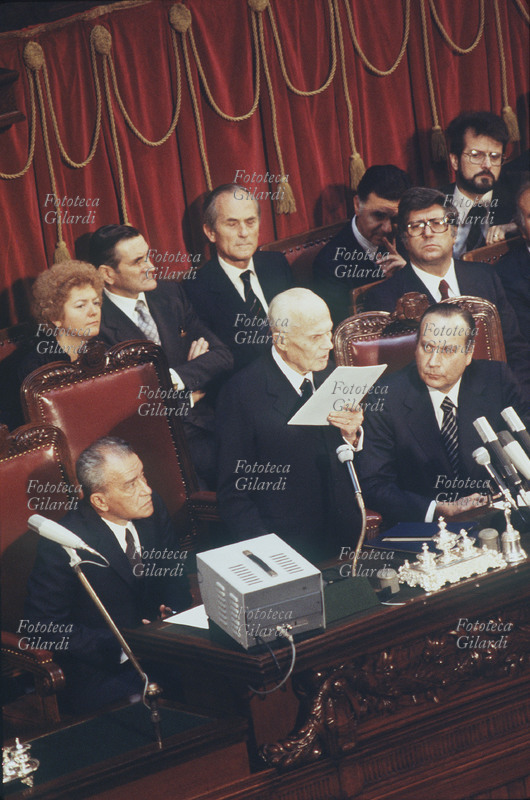 Sandro PERTINI (1896-1990) settimo presidente della Repubblica Italiana pronuncia un discorso in Parlamento. Fu eletto l\