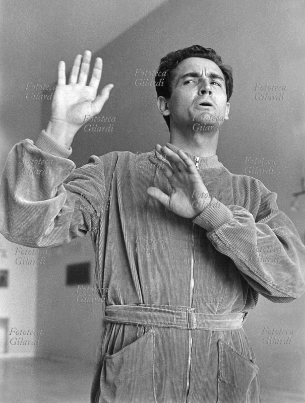 GESTURES Vittorio Gassman (1 September 1922 – 29 June 2000) performs the interpretation of theatrical gestures or \