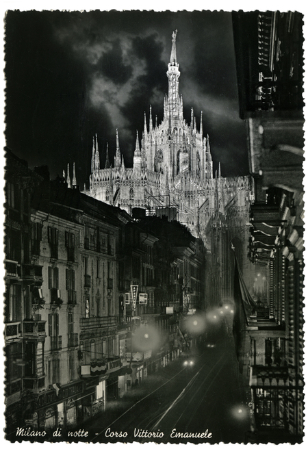 MILANO DI NOTTE LE GUGLIE DEL DUOMO MILANO DI NOTTE LE GUGLIE DEL DUOMO