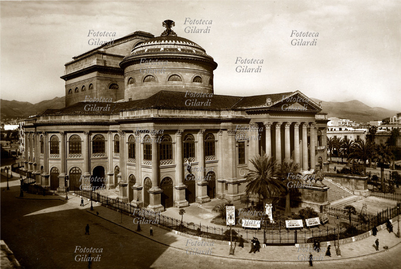 PALERMO Veduta fotografica del Teatro Massimo, il più grande edificio teatrale lirico d\
